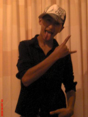   (`) tAhOuKeY A  m& (`)